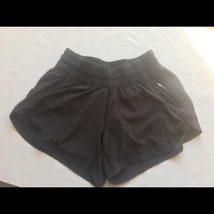 Lululemon tracker short